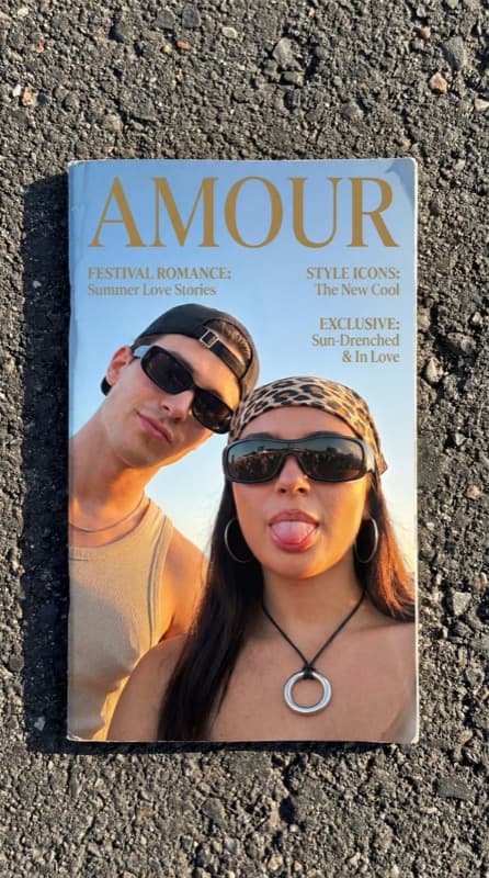 Magazine photo de couple Unicover « AMOUR », portrait estival d'un couple au soleil